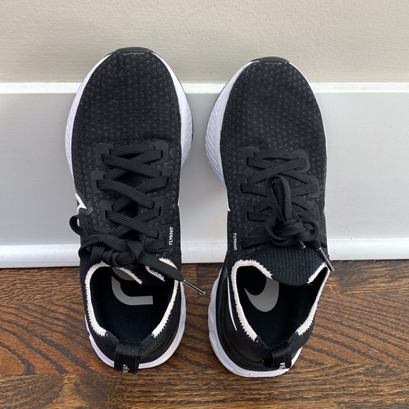 Nike Infinity React Run Flyknit - Picture 3 of 5